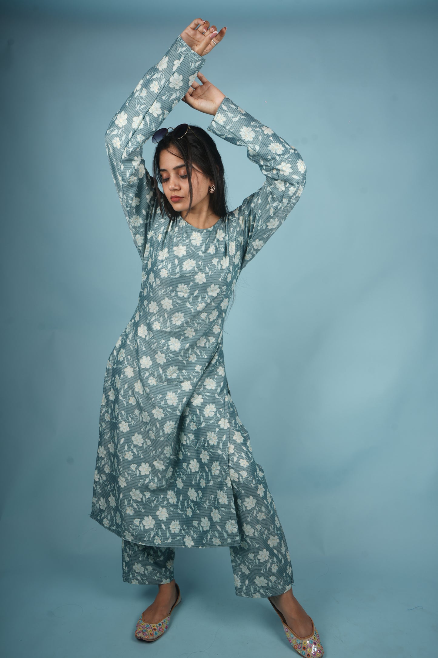 Floral Kurta Pajama With a Scarf