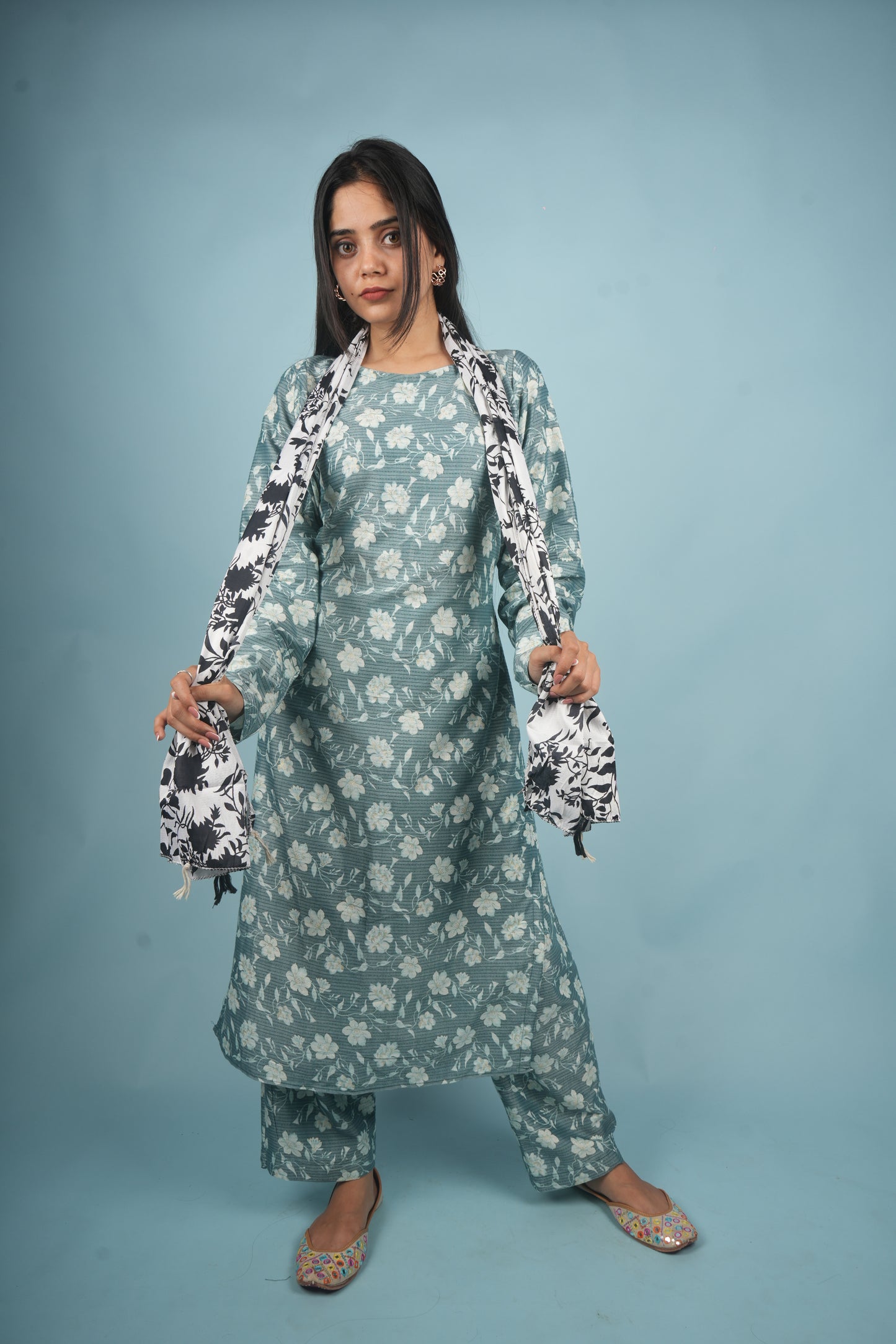 Floral Kurta Pajama With a Scarf