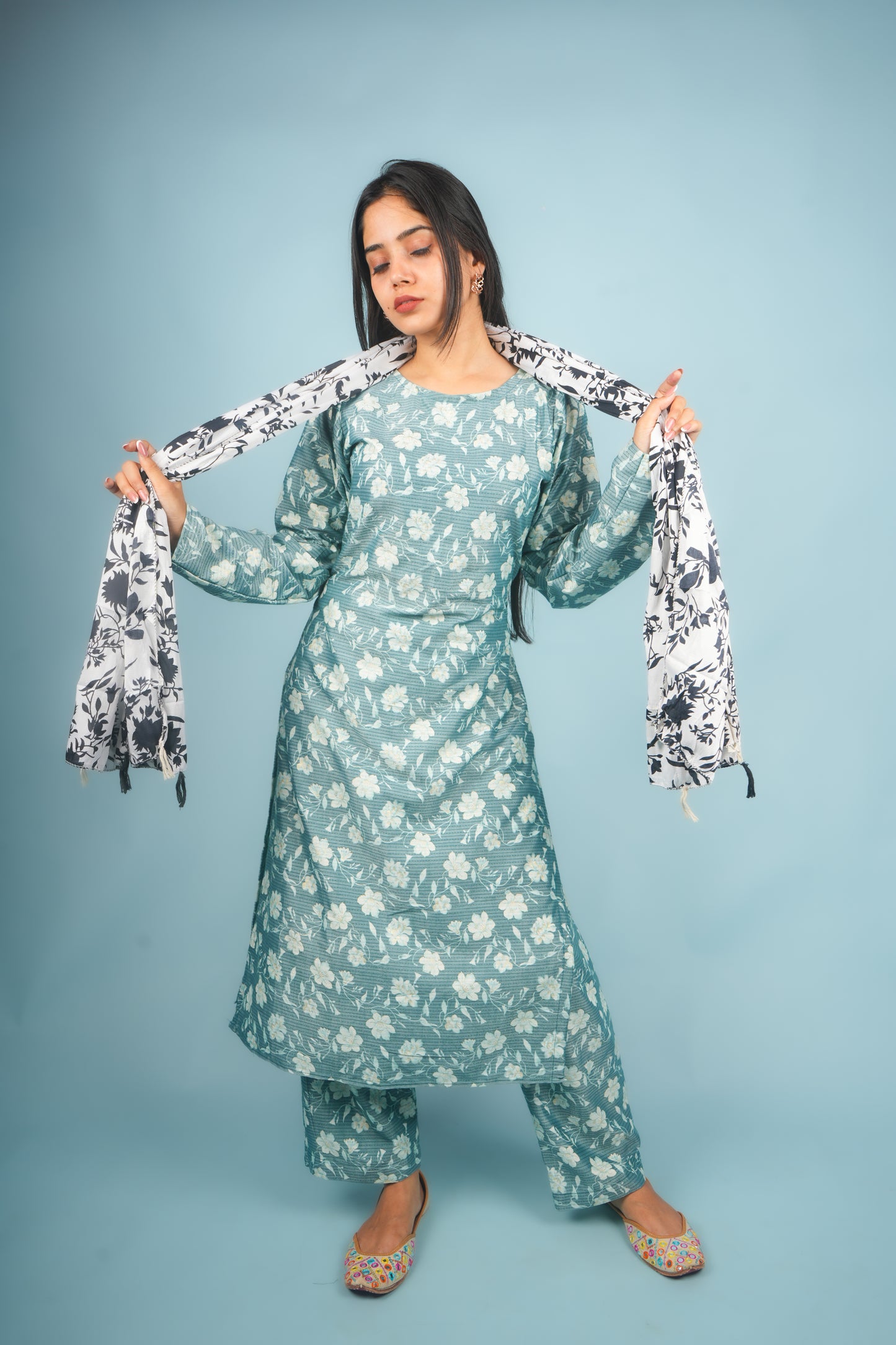 Floral Kurta Pajama With a Scarf